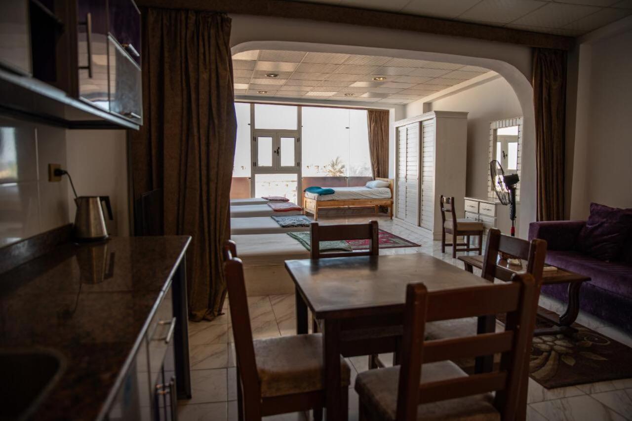Station House Apartment Дахаб Екстериор снимка